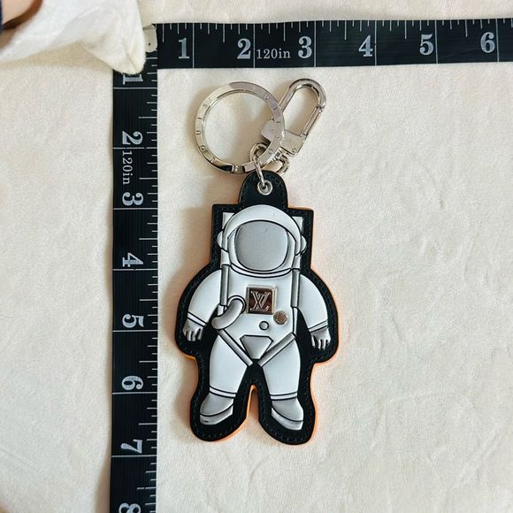 Louis Vuitton Satellite Spaceman Figurine Bag Charm and Key Holder Monogram Sate - Picture 6 of 9
